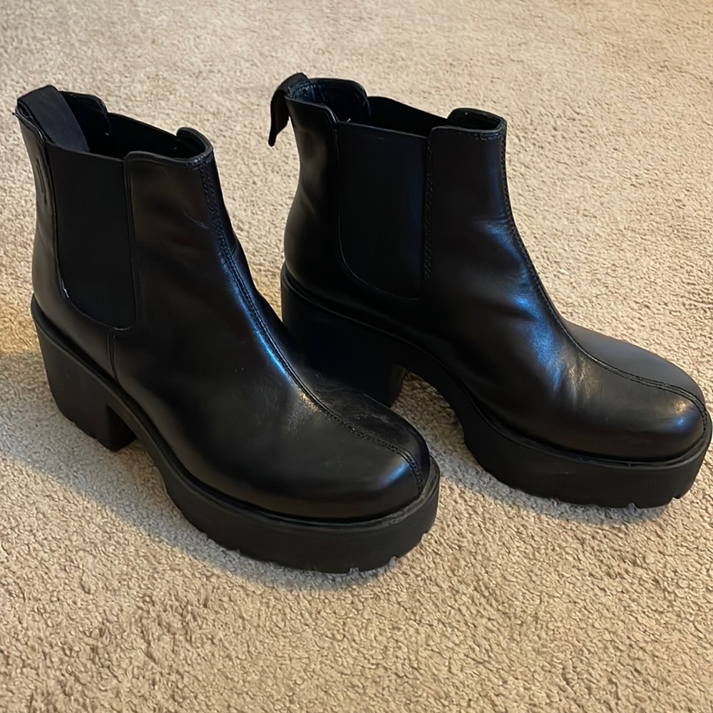 Vegabond black platform booties